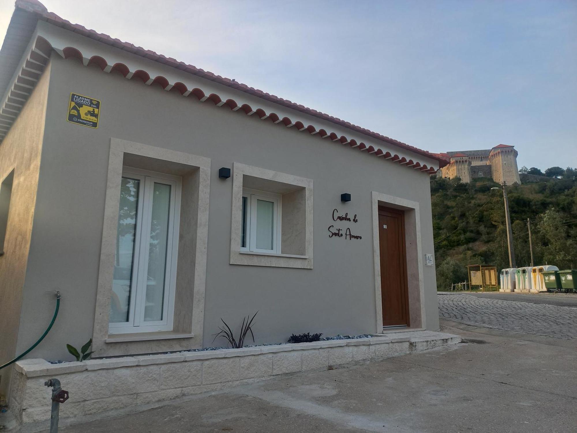 Casinha De Santo Amaro * Ourém
